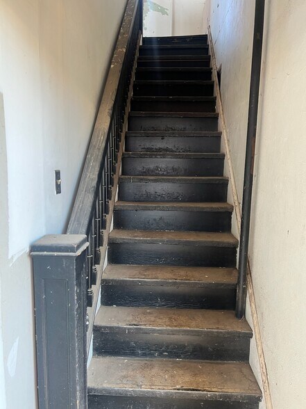 More Photos Of 1305 S 1st St, Abilene General Retail For Sale