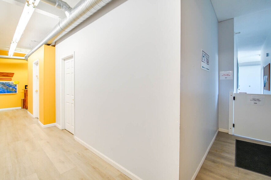 More Photos Of 4918 Napier St, Port Alberni Flex For Sale