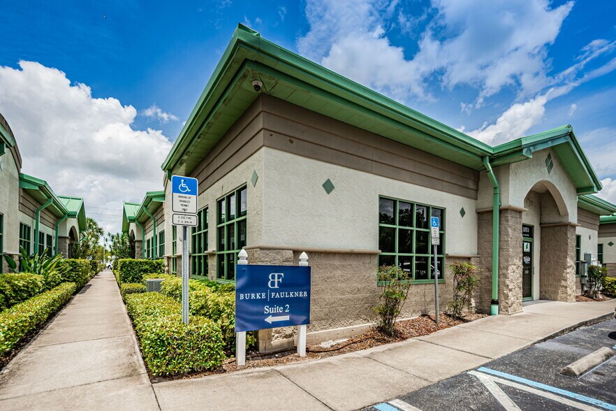 More Photos Of 3937 Tampa Rd, Oldsmar Medical For Lease