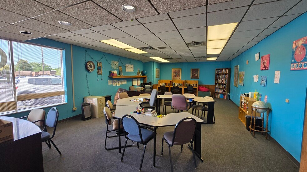 More Photos Of 17704-17718 Oak Park Ave, Tinley Park Office For Sale