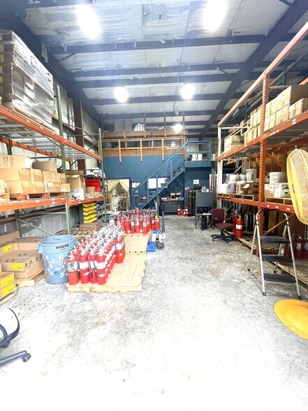 More Photos Of 2443 St Johns Bluff Rd S, Jacksonville Service For Sale