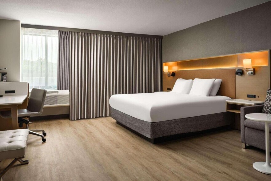 More Photos Of 2007 S Service Rd, West Memphis Hotel For Sale