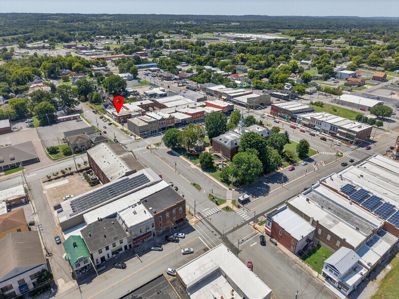 More Photos Of 207 Elk Ave S, Fayetteville Office For Sale