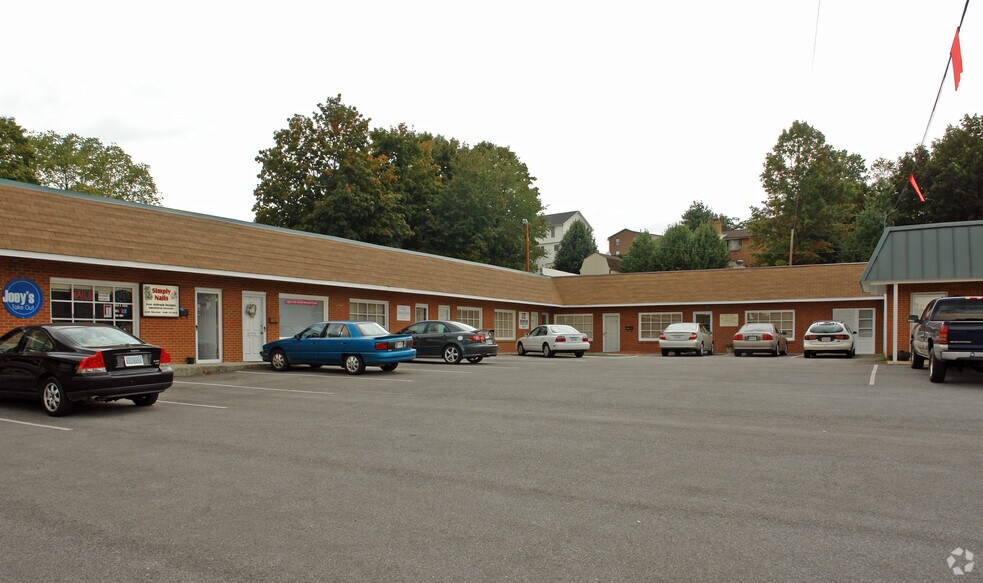 More Photos Of 3100-3120 Peters Creek Rd, Roanoke Freestanding For Sale