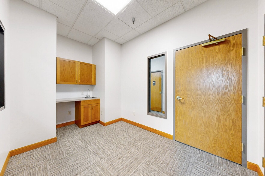 More Photos Of 181 W Boardwalk Dr, Fort Collins Office For Sale
