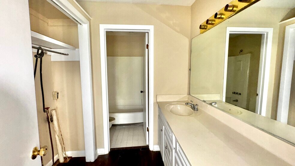 More Photos Of 6270 Aquarius Dr, Alpine Apartments For Sale