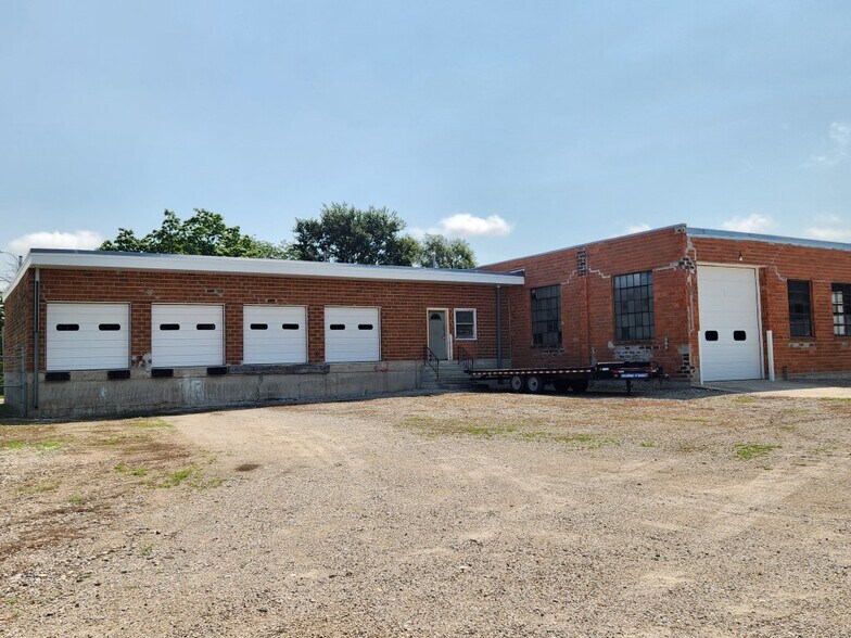 More Photos Of 708-712 S Jefferson Ave, Mason City Warehouse For Sale