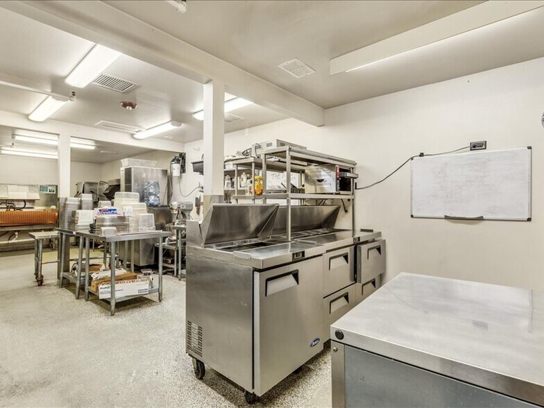 More Photos Of 121 E 2nd Ave, Niwot Restaurant For Lease