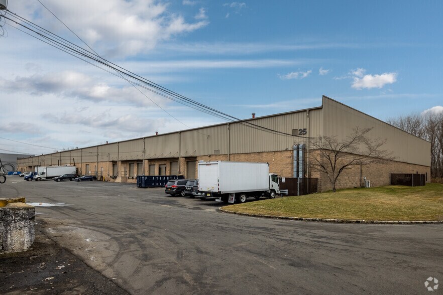 More Photos Of 25 Commerce Rd, Fairfield Warehouse For Lease