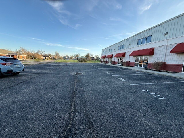 More Photos Of 7701-7711 Affinity Dr, Cincinnati Light Distribution For Lease