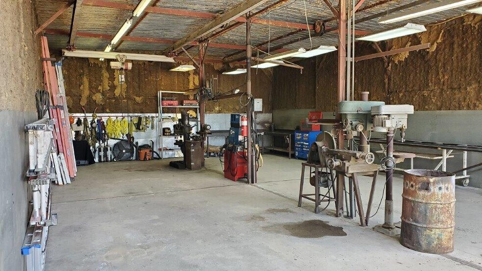 More Photos Of 41614 102nd St E, Palmdale Industrial For Lease