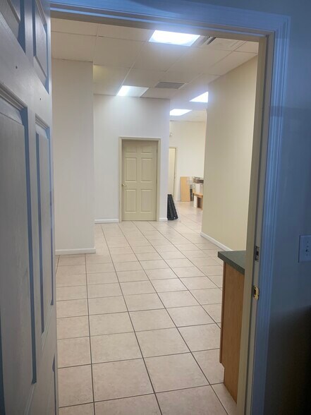 More Photos Of 37826-37828 Sky Ridge Cir, Dade City Flex For Lease