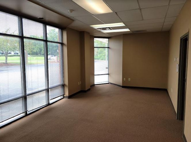 More Photos Of 118 Seaboard Ln, Franklin Freestanding For Lease