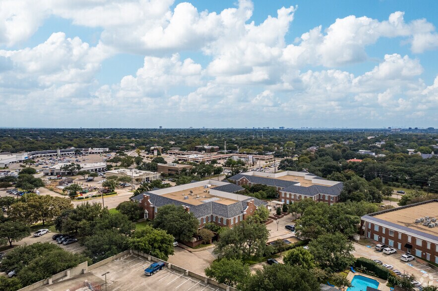 More Photos Of 17101 Preston Rd, Dallas Unknown For Lease