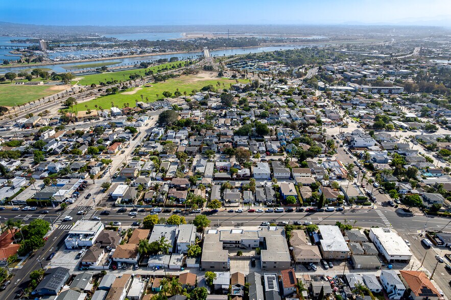 More Photos Of 4649 Voltaire St, San Diego Apartments For Sale