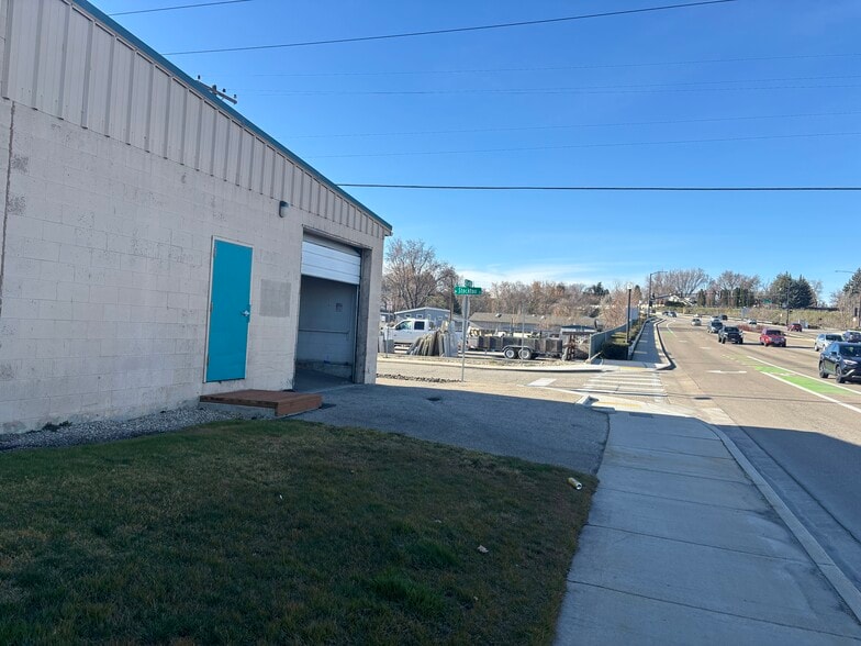 More Photos Of 4141 W Chinden Blvd, Garden City Freestanding For Lease