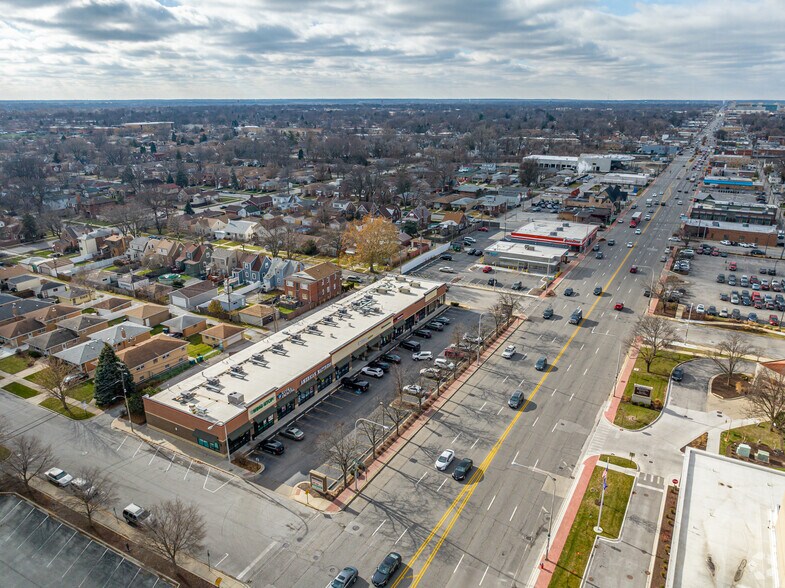 More Photos Of 2831-2855 W 95th St, Evergreen Park Storefront For Lease