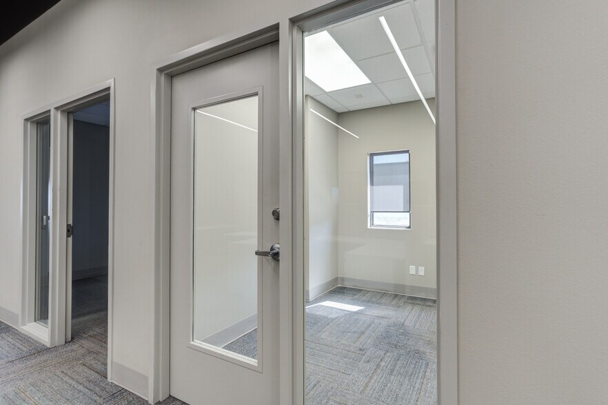 More Photos Of 2405 114th St, Lubbock Office For Sale