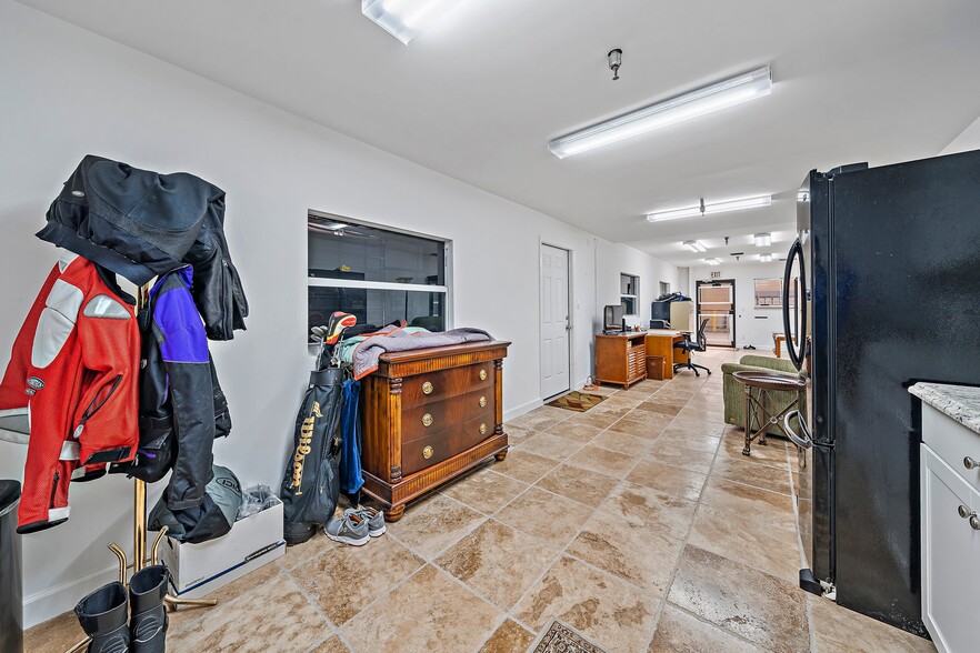 More Photos Of 1501 SE Decker Ave, Stuart Warehouse For Sale