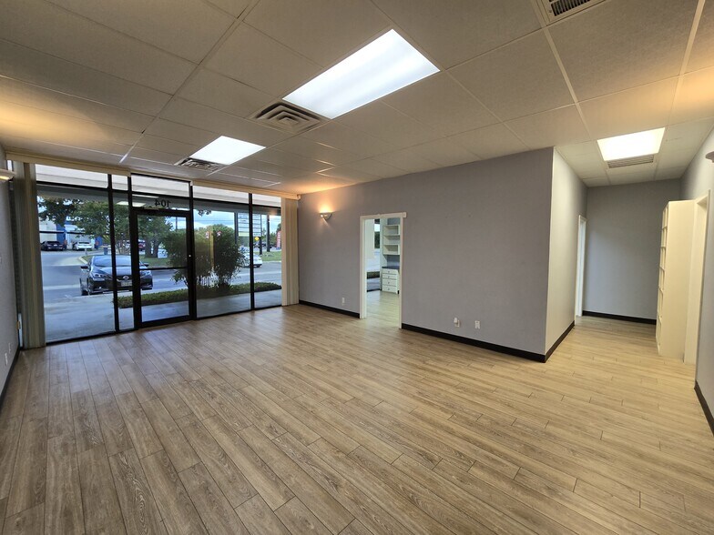 More Photos Of 24123 Boerne Stage Rd, San Antonio Unknown For Lease