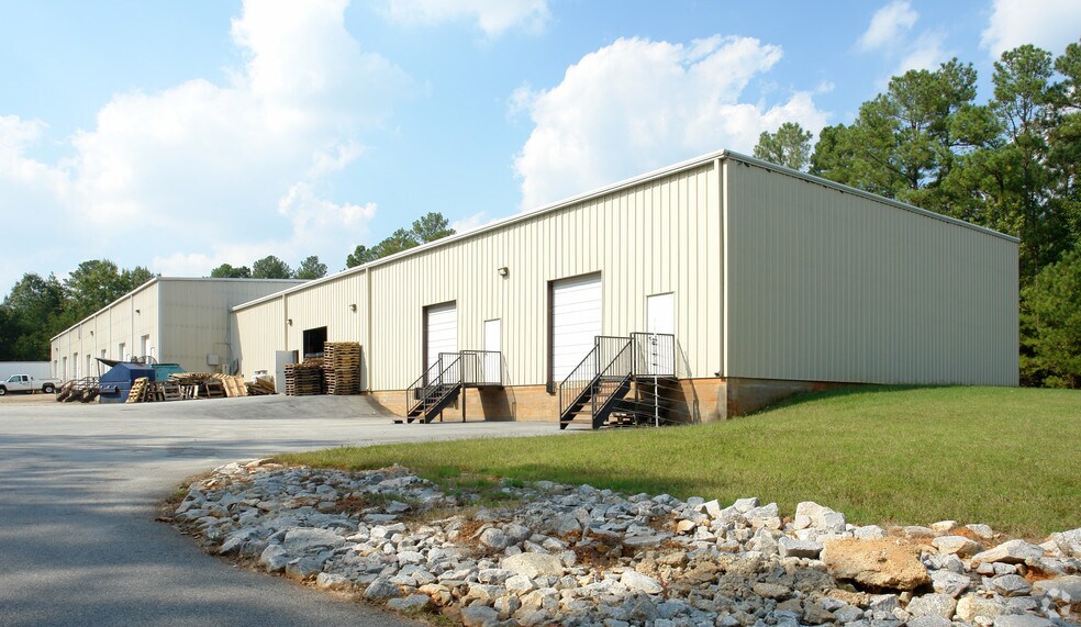 More Photos Of 3337 Air Park Rd, Fuquay Varina Light Manufacturing For Sale