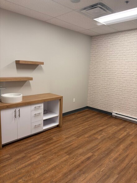 More Photos Of 2760-2794 Boul Jacques-Cartier E, Longueuil General Retail For Sale