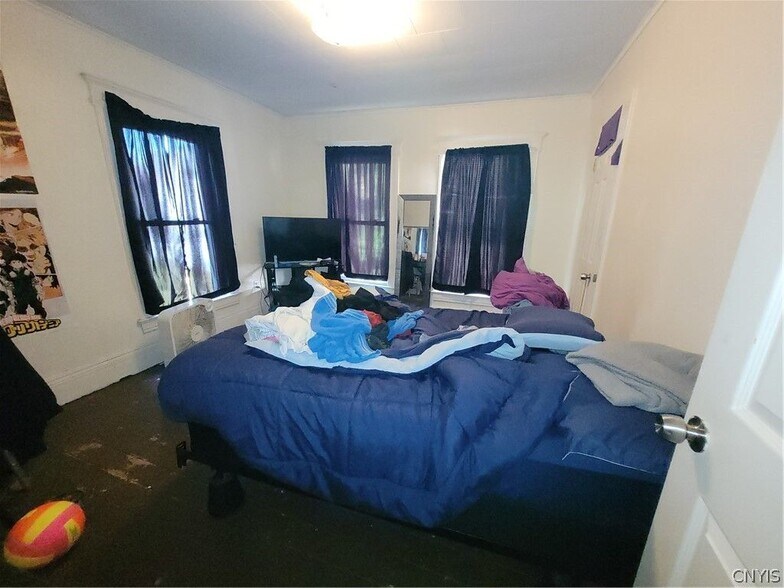 More Photos Of 3514 S Salina St, Syracuse Apartments For Sale