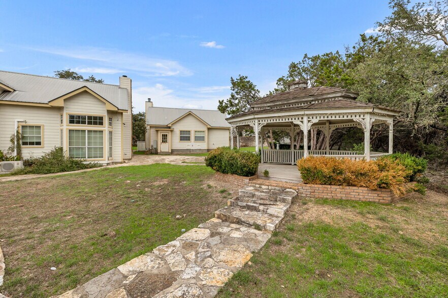 More Photos Of 251 Circle Dr, Wimberley Hospitality For Sale