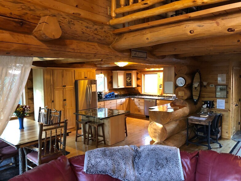 More Photos Of 465 Westover Rd, Two Harbors Specialty For Sale
