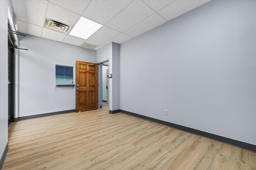 More Photos Of 2143a-2145 Old Ashland City Rd, Clarksville Freestanding For Lease