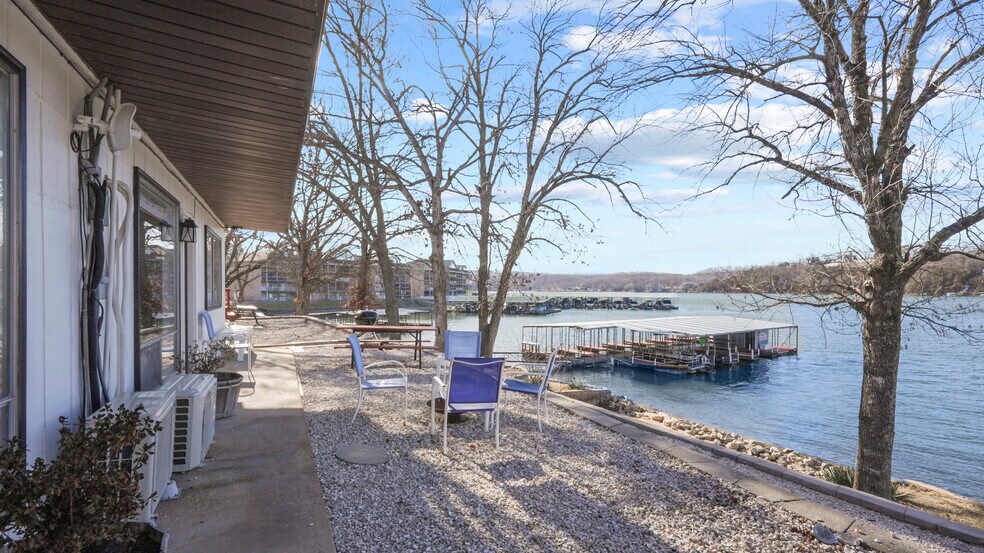 More Photos Of 91 Breeze Dr, Camdenton Hotel For Sale