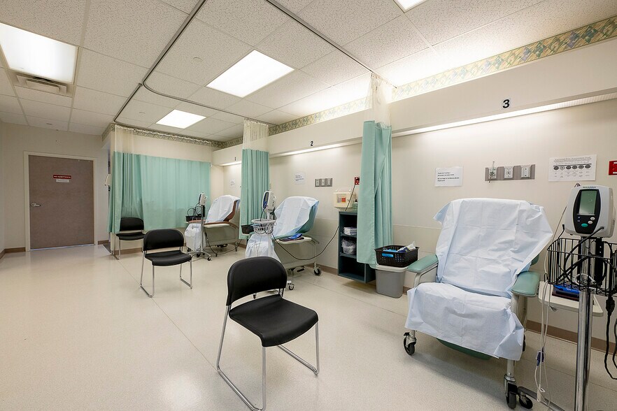 More Photos Of 4804 Leavitt Rd, Lorain Medical For Sale