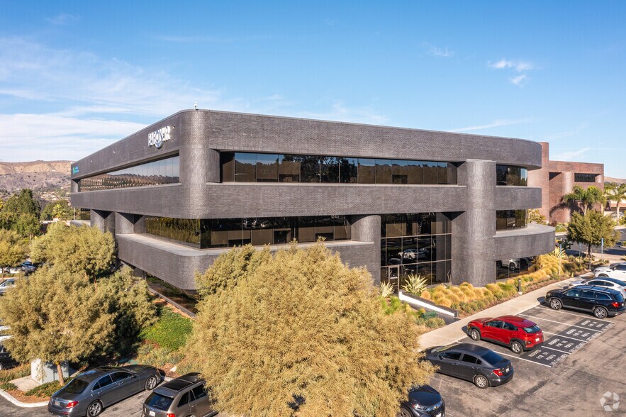 More Photos Of 8101 E Kaiser Blvd, Anaheim Office For Lease