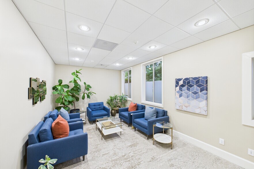 More Photos Of 16880 NE 79th St, Redmond Office For Sale