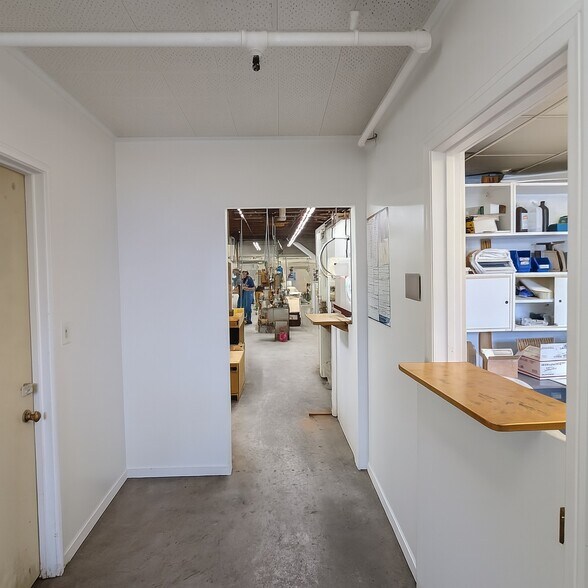 More Photos Of 3014 N Coolidge Ave, Los Angeles Warehouse For Lease