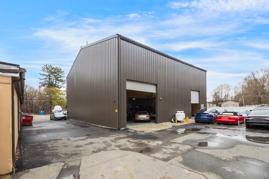 More Photos Of , Avon Unknown For Sale