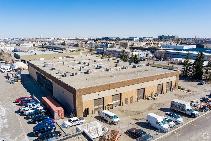 More Photos Of 2915 21st St NE, Calgary Warehouse For Lease