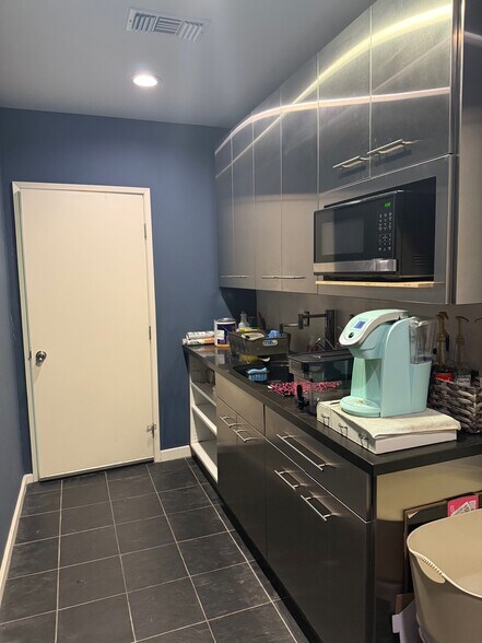 More Photos Of 1015 Hope St, South Pasadena Warehouse For Lease