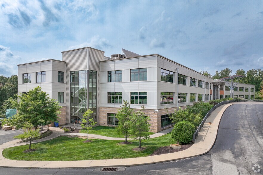 More Photos Of 100 Global View Dr, Warrendale Coworking Space