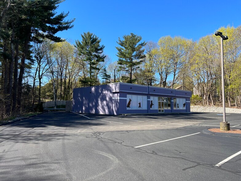 More Photos Of 114R Main St, Kingston Storefront For Lease