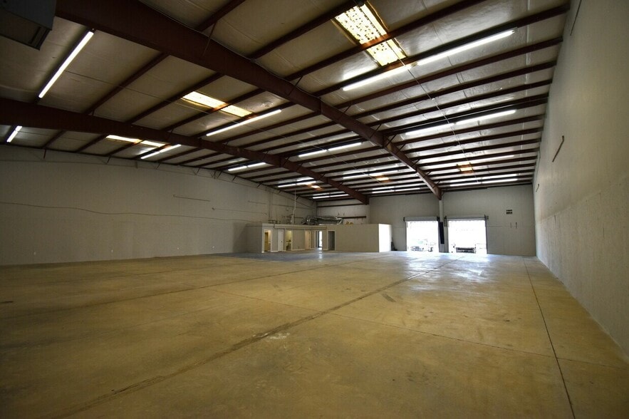 More Photos Of 4454 Warm Springs Rd, Columbus Warehouse For Lease