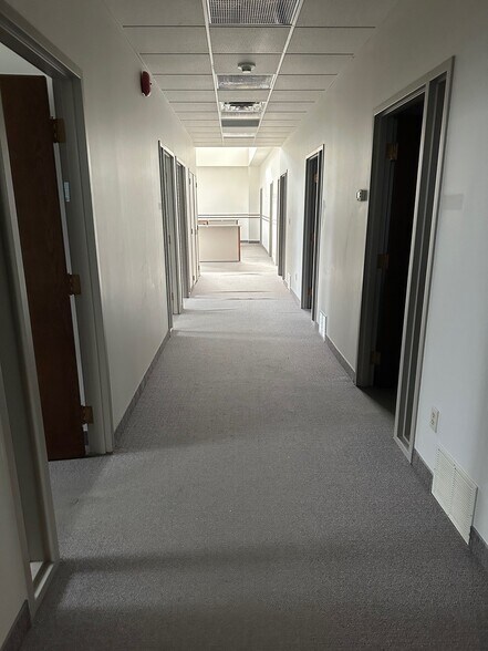 More Photos Of 560 W Third St, Jamestown Office For Lease