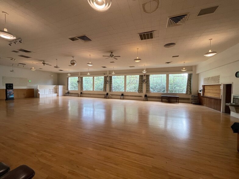 More Photos Of 725 Shipping St NE, Salem Lodge Meeting Hall For Sale