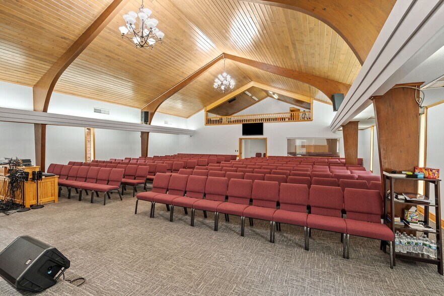 More Photos Of 6206 Lilac Dr N, Brooklyn Center Religious Facility For Sale