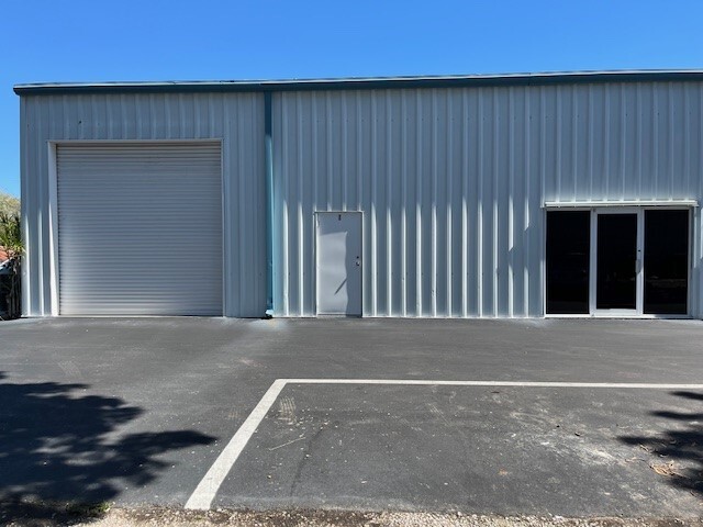 Primary Photo Of 4573 Enterprise Ave, Naples Manufacturing For Lease