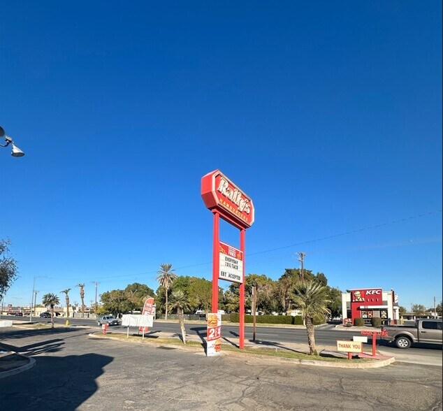 Primary Photo Of 240 W Main St, Brawley Fast Food For Lease