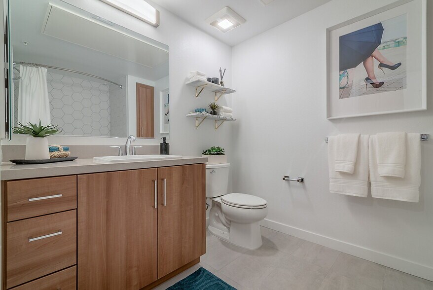 More Photos Of 6240 W Sunset Blvd, Los Angeles Apartments For Lease