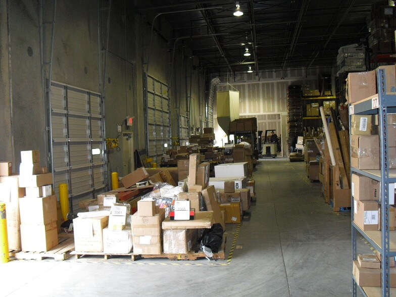 More Photos Of 480 Brogdon Rd, Suwanee Warehouse For Lease