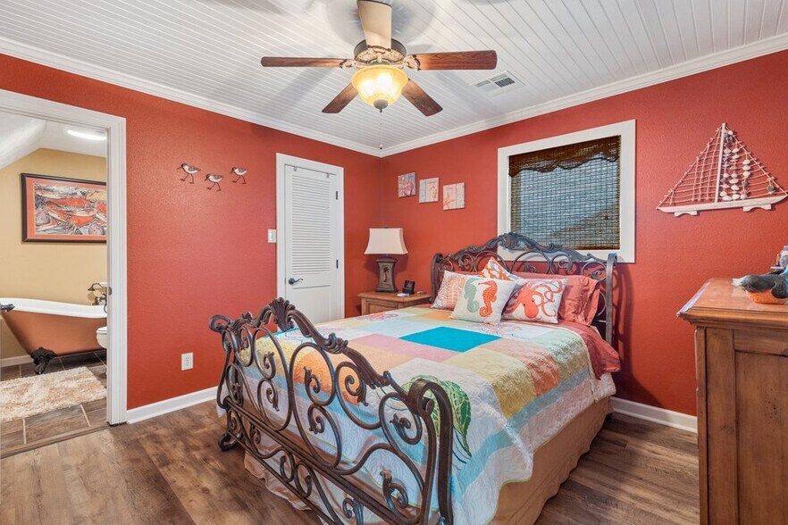 More Photos Of 2314 Teal St, Cameron Specialty For Sale