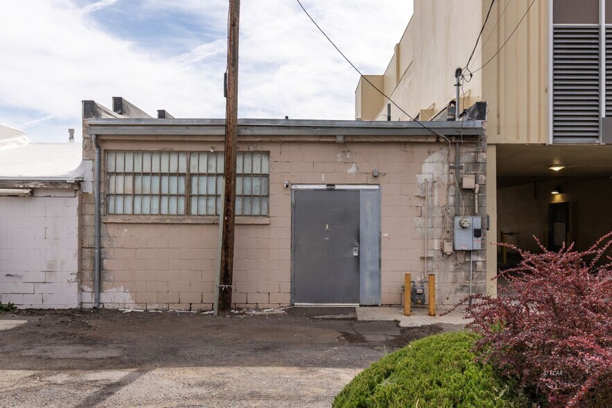 More Photos Of 415 Idaho St, Elko Storefront For Sale